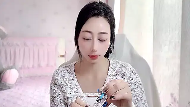 Snapshot of anjila888 chatting on 11/16/25, 03:56 anjila888 online show from 11/16/25, 03:56