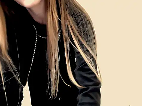 Snapshot of Doll_Angelina chatting on 09/23/25, 06:05 Doll Angelina online show from 09/23/25, 06:05