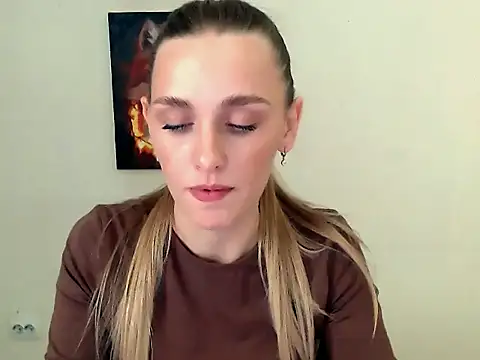 Snapshot of Doll_Angelina chatting on 10/04/25, 05:49 Doll Angelina online show from 10/04/25, 05:49