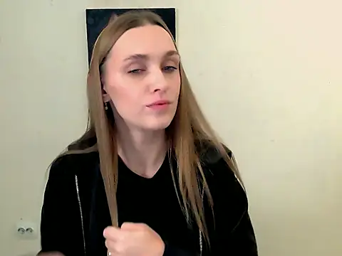 Snapshot of Doll_Angelina chatting on 10/09/25, 06:33 Doll Angelina online show from 10/09/25, 06:33