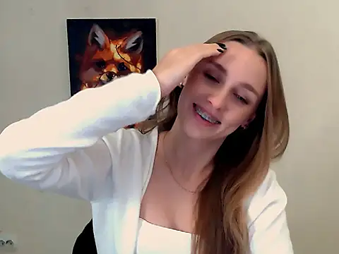 Snapshot of Doll_Angelina chatting on 10/14/25, 06:14 Doll Angelina online show from 10/14/25, 06:14