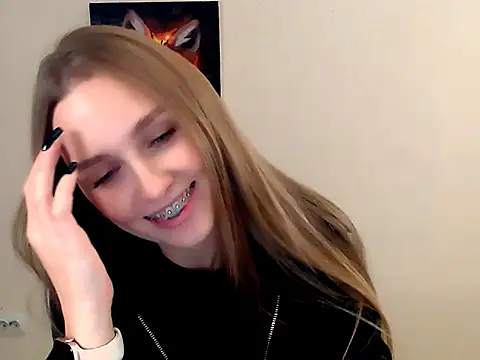 Snapshot of Doll_Angelina chatting on 10/18/25, 05:54 Doll Angelina online show from 10/18/25, 05:54