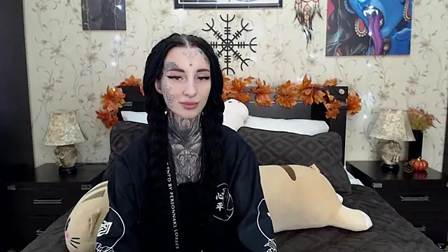 Snapshot of Velvetbat chatting on 09/19/25, 06:48 Velvetbat online show from 09/19/25, 06:48