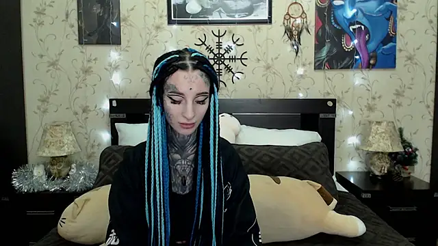 Snapshot of Velvetbat chatting on 12/16/25, 06:51 Velvetbat online show from 12/16/25, 06:51