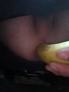 Snapshot of evi42 chatting on 12/21/25, 01:51 evi42 online show from 12/21/25, 01:51