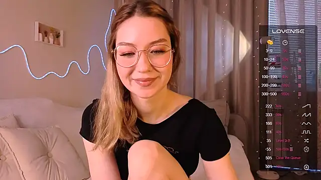 Lilo Sims online show from 11/11/25, 03:28