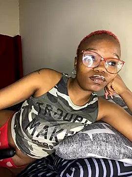 YummyMelanin117 online show from 10/06/25, 07:22