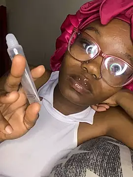 YummyMelanin117 online show from 10/26/25, 07:31