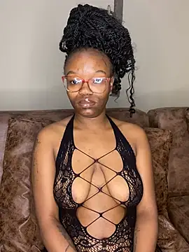 YummyMelanin117 online show from 02/11/26, 11:21