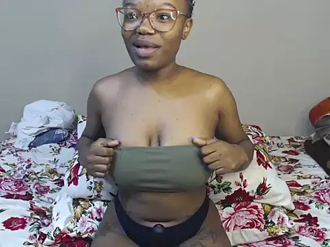 YummyMelanin117 online show from 04/12/26, 01:21