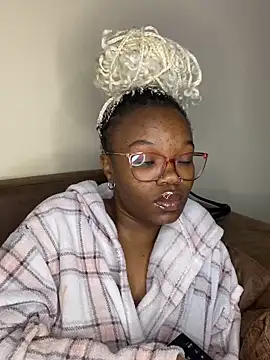 YummyMelanin117 online show from 04/16/26, 02:34