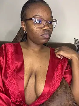 YummyMelanin117 online show from 06/19/26, 12:04
