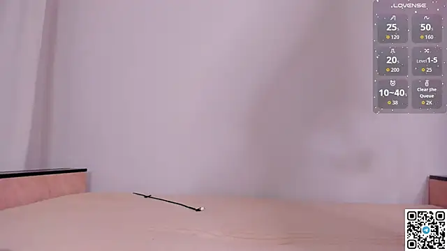 Snapshot of emmelieflorence chatting on 10/25/25, 06:24 emmelieflorence online show from 10/25/25, 06:24