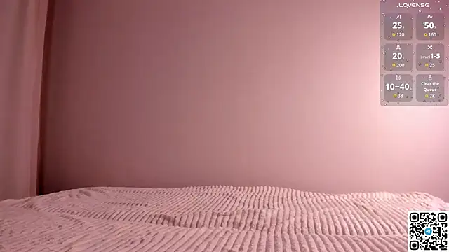 Snapshot of emmelieflorence chatting on 11/11/25, 05:35 emmelieflorence online show from 11/11/25, 05:35