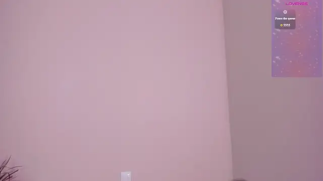 Snapshot of emmelieflorence chatting on 01/06/26, 05:44 emmelieflorence online show from 01/06/26, 05:44