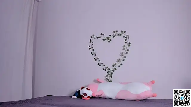 Snapshot of emmelieflorence chatting on 02/18/26, 07:21 emmelieflorence online show from 02/18/26, 07:21