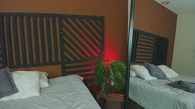 zoe olsen   online show from 06/02/26, 03:03