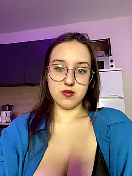 Snapshot of Vviikkssiikk chatting on 10/19/25, 05:13 Vviikkssiikk online show from 10/19/25, 05:13