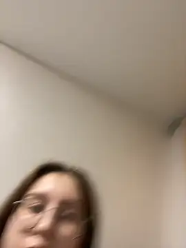 Snapshot of Vviikkssiikk chatting on 10/26/25, 03:40 Vviikkssiikk online show from 10/26/25, 03:40