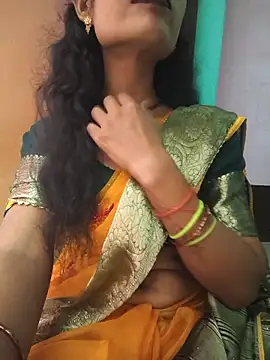 Snapshot of Eshna_Dabral chatting on 09/20/25, 04:08 Eshna Dabral online show from 09/20/25, 04:08