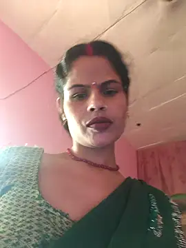 Snapshot of Eshna_Dabral chatting on 10/20/25, 08:48 Eshna Dabral online show from 10/20/25, 08:48