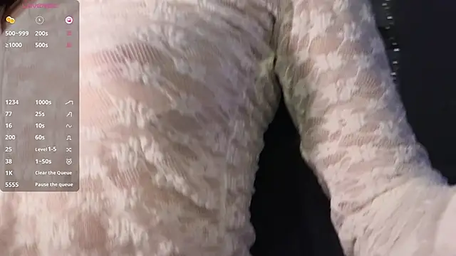 Snapshot of Ella_lee15 chatting on 12/18/25, 03:56 Ella lee15 online show from 12/18/25, 03:56