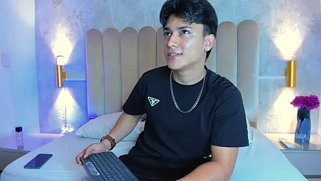 Snapshot of THE_LITTLE_LIAM chatting on 12/05/25, 12:47 THE LITTLE LIAM online show from 12/05/25, 12:47