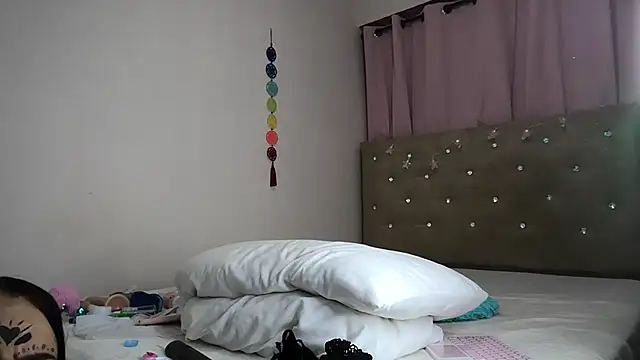 sofia8428 online show from 11/03/25, 01:51