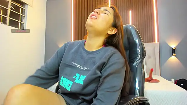 Snapshot of Katha03_ chatting on 10/12/25, 04:00 Katha03 online show from 10/12/25, 04:00