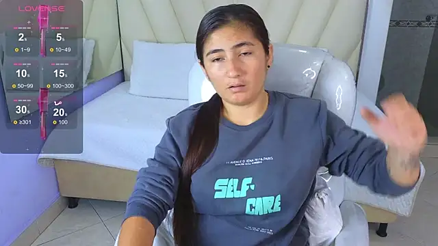 Snapshot of Katha03_ chatting on 11/10/25, 08:08 Katha03 online show from 11/10/25, 08:08