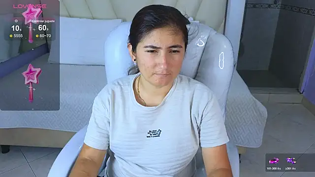 Snapshot of Katha03_ chatting on 11/12/25, 08:08 Katha03 online show from 11/12/25, 08:08