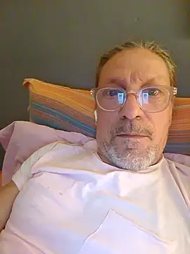 Snapshot of Deddyitalia3p chatting on 10/09/25, 09:57 Deddyitalia3p online show from 10/09/25, 09:57