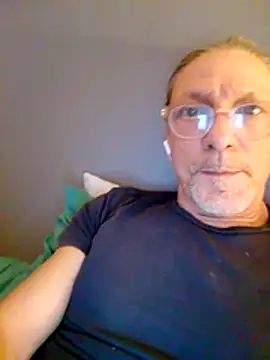 Snapshot of Deddyitalia3p chatting on 11/20/25, 07:57 Deddyitalia3p online show from 11/20/25, 07:57