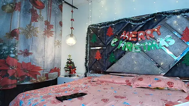 Snapshot of lovehotpink chatting on 12/14/25, 03:23 lovehotpink online show from 12/14/25, 03:23