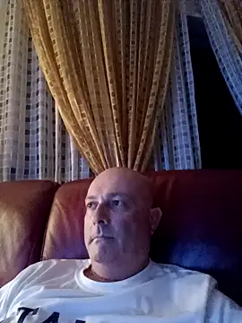 Alexis Bull online show from 09/28/25, 10:48