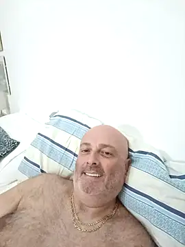 Alexis Bull online show from 10/17/25, 04:20