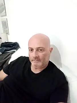 Alexis Bull online show from 10/24/25, 01:07