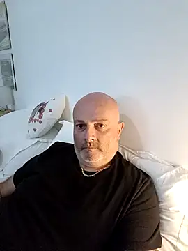 Alexis Bull online show from 11/07/25, 02:17