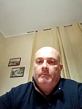 Alexis Bull online show from 02/04/26, 01:33