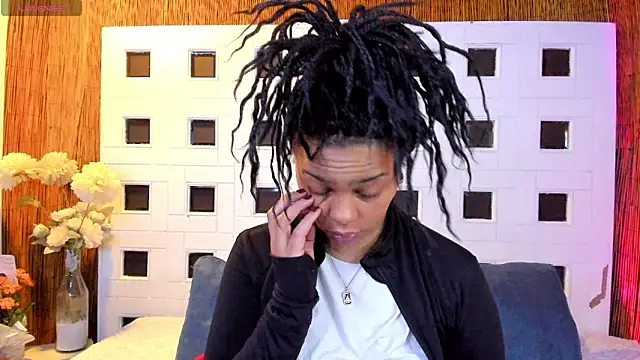 andrea xoe  online show from 03/17/26, 01:36