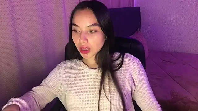 Snapshot of amelia_hall chatting on 06/22/26, 10:40 amelia hall online show from 06/22/26, 10:40