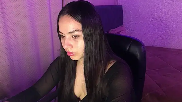 Snapshot of amelia_hall chatting on 06/28/26, 12:44 amelia hall online show from 06/28/26, 12:44