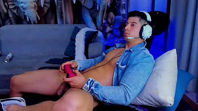 Lukas Green online show from 11/12/25, 08:37