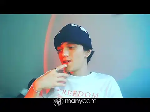 Snapshot of santihot089 chatting on 10/18/25, 09:37 santihot089 online show from 10/18/25, 09:37