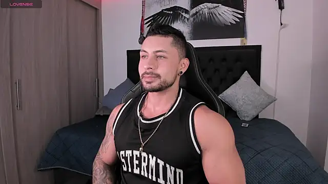 santi aesthetic online show from 09/22/25, 12:34