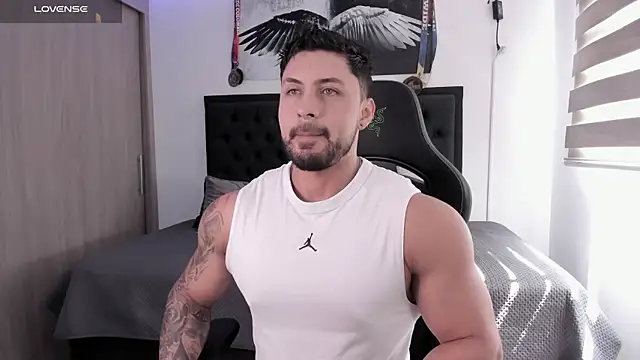 santi aesthetic online show from 01/09/26, 04:32