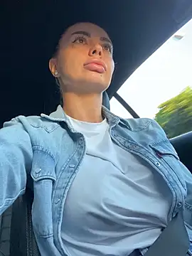 Snapshot of Anna_Nobel chatting on 09/19/25, 04:25 Anna Nobel online show from 09/19/25, 04:25