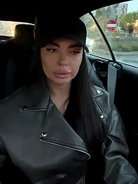 Snapshot of Anna_Nobel chatting on 10/06/25, 04:21 Anna Nobel online show from 10/06/25, 04:21