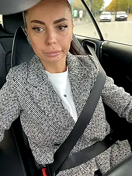 Snapshot of Anna_Nobel chatting on 10/19/25, 05:30 Anna Nobel online show from 10/19/25, 05:30