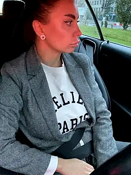 Snapshot of Anna_Nobel chatting on 10/27/25, 05:00 Anna Nobel online show from 10/27/25, 05:00